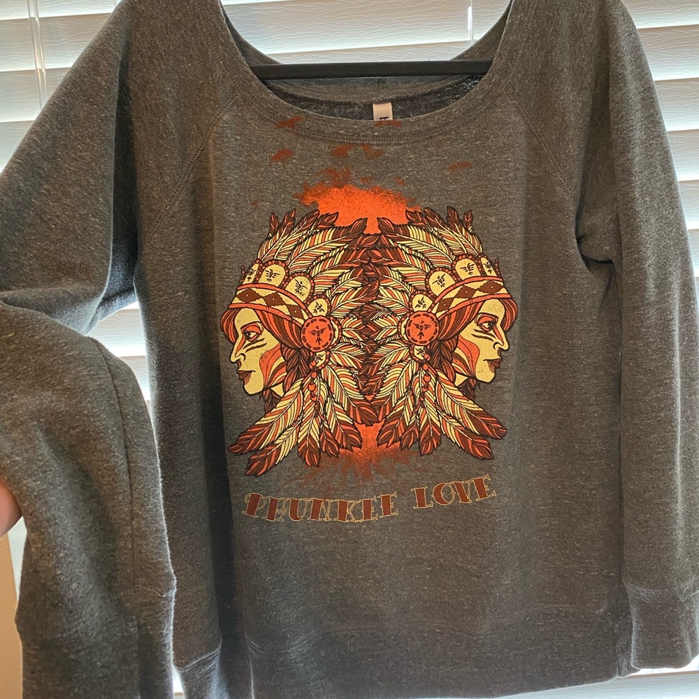 Sweatshirt